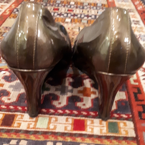 Shoes - Picture 4 of 6